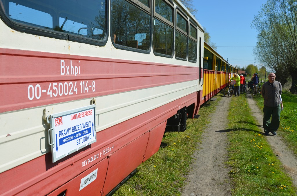 Tablica kierunkowa pociągu Prawy Brzeg Wisły - Sztutowo. Fot. Przemysław Strzyżewski